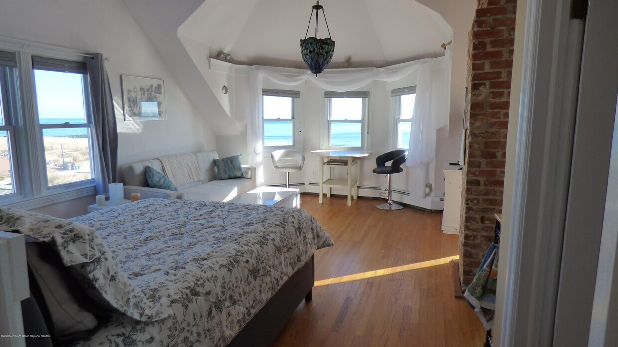 Primary Photo - 5 Ocean Ave