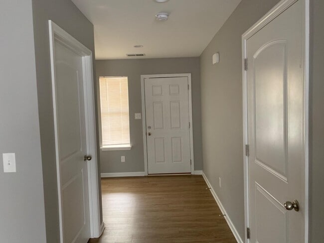 Building Photo - 2209 Walcot Way