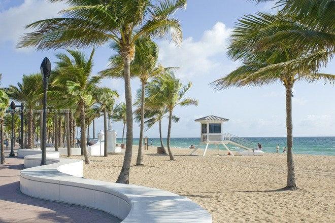 Fort Lauderdale, 
                        , –