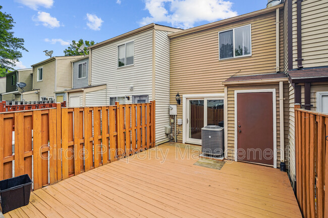 Building Photo - 8605 Kenosha Ct