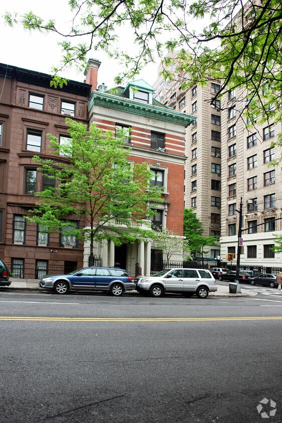 Building Photo - 620 West End Ave