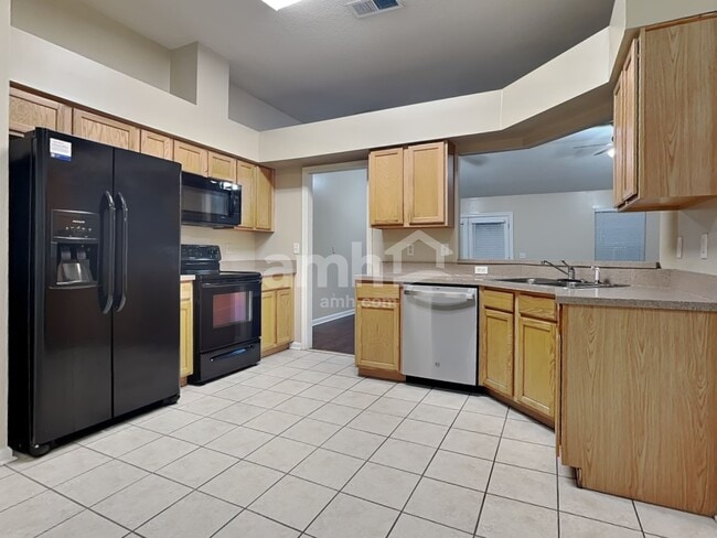 Building Photo - 96014 Sea Winds Dr