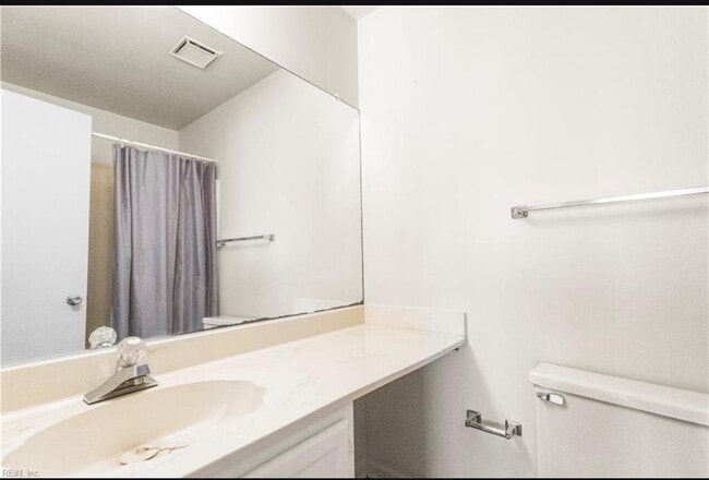 Building Photo - 900 Monarch Dr