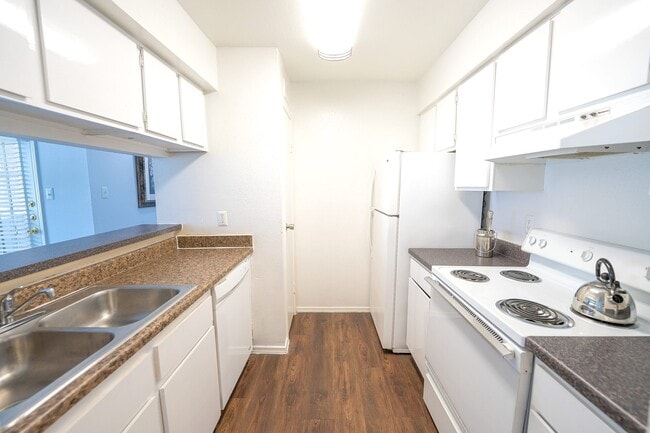 Building Photo - Timbers of Cranbrook