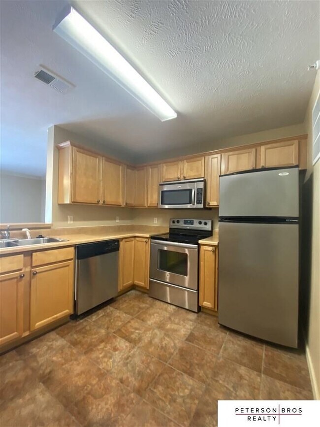 Foto del edificio - 4880 S 131st St