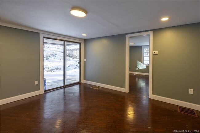 Building Photo - 653 Wolcott St
