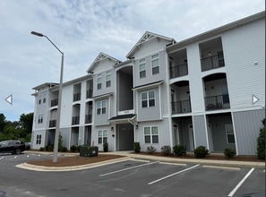 Building Photo - 5630 Lucas Ct