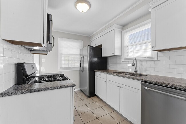 Building Photo - 12740 Venness St