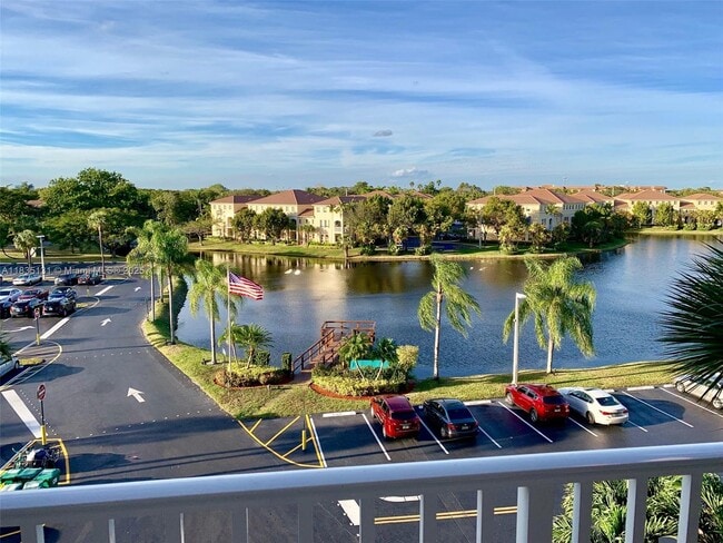 Building Photo - 250 Jacaranda Dr