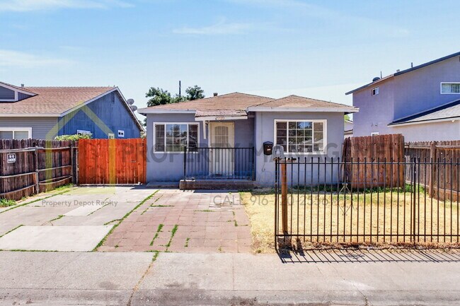 Foto del edificio - Spacious 3-Bed, 2-Bath Haven in Sacramento