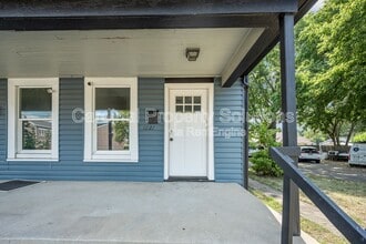 Building Photo - 1227 Woodside Blvd