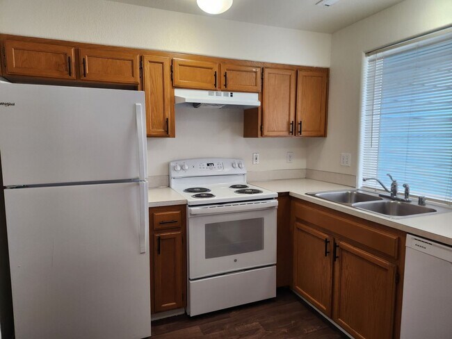 Foto del edificio - 801 Blueberry Ln