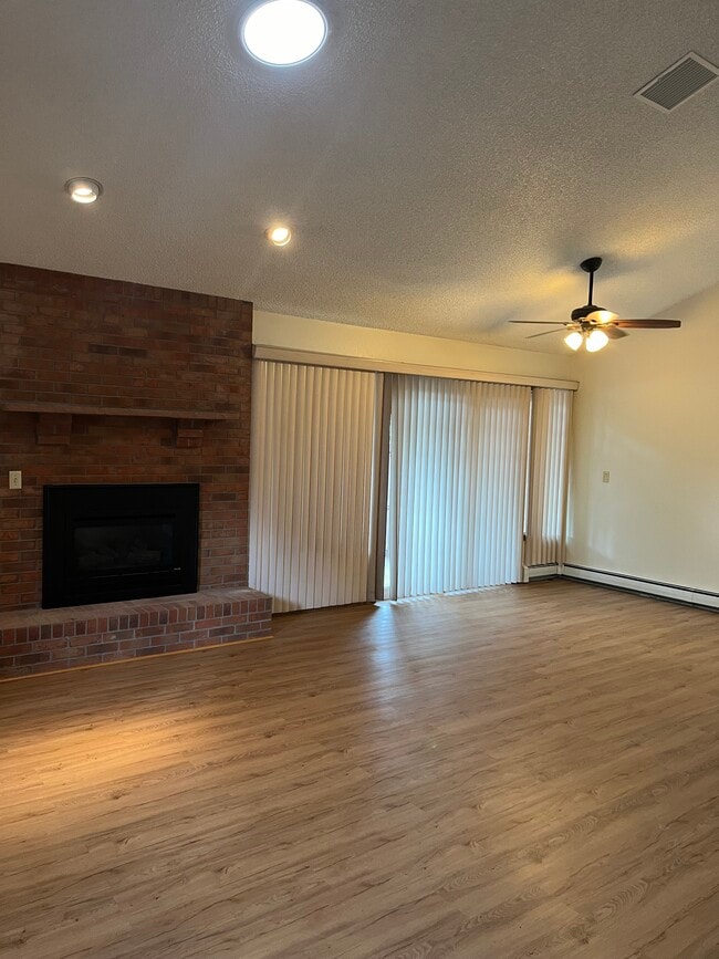 Building Photo - 636 Horizon Dr