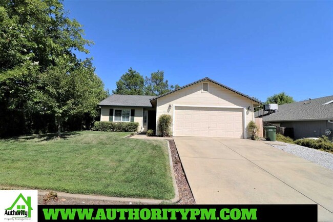 Building Photo - 861 Montcrest Dr
