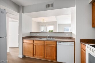 Building Photo - 6650 W Warm Springs Rd