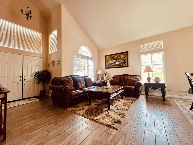 Foto del edificio - San Marcos Two Story Four Bedroom Home with Views