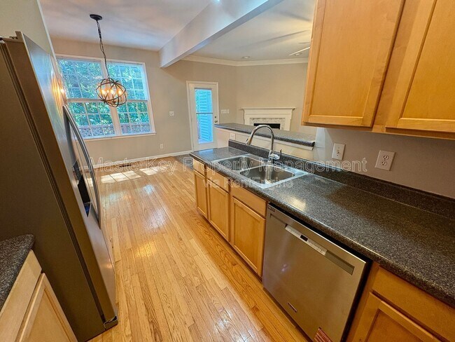 Foto del edificio - 4506 Treerose Way