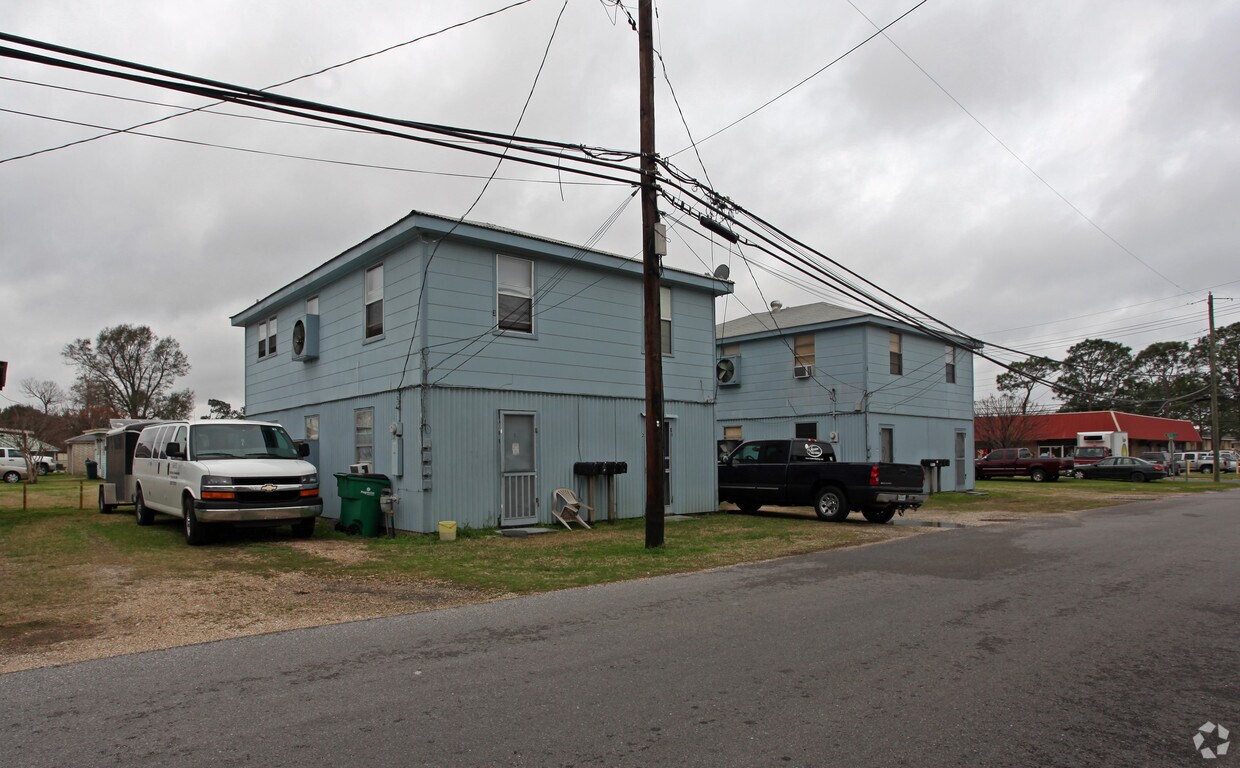 1112 Hickory St, Westwego, LA 70094 Apartments in Westwego, LA