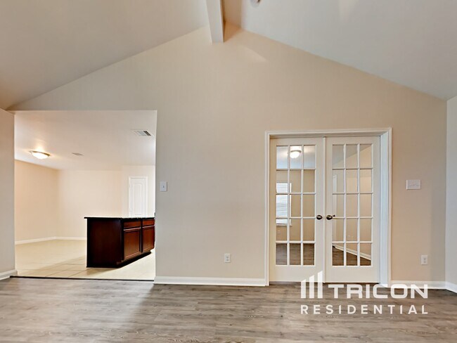 Building Photo - 329 Shoshone Ridge Drive La Marque TX