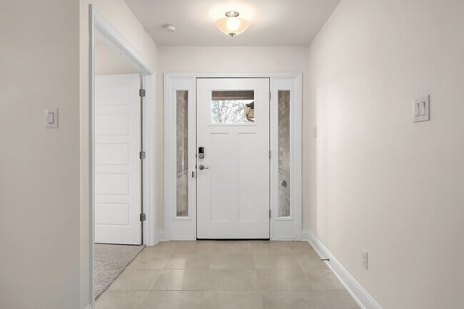 Building Photo - 13221 Lago Acero