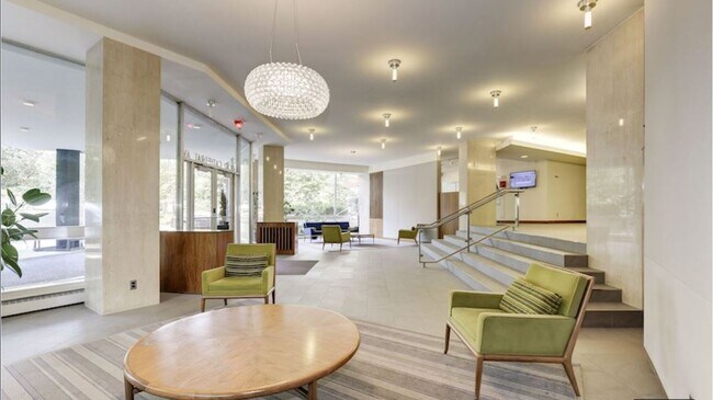 Welcoming Lobby - 4200 Cathedral Ave NW