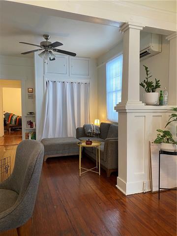 Foto del edificio - 1832 Valence St