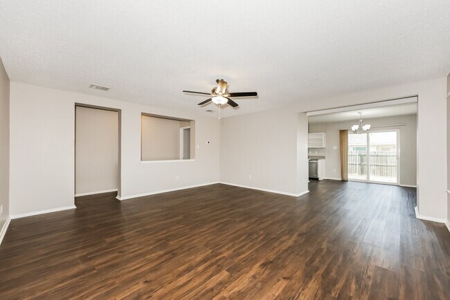 Foto del edificio - 249 Heritage Dr