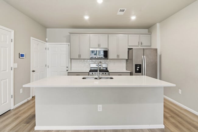 Building Photo - 11433 W Belleview Dr