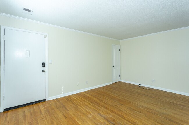 Building Photo - 2053 Montreat Cir