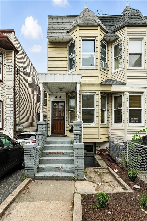 Primary Photo - 434 Fairmount Ave