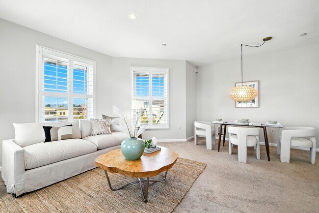 Foto del edificio - Spacious Andante Top-Floor 2/2 Condo Available Now!