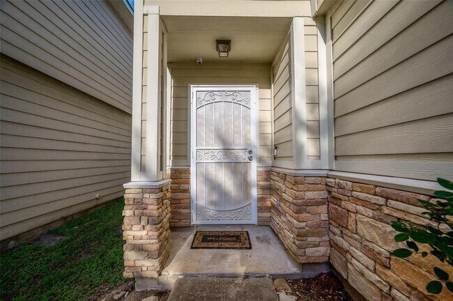 Building Photo - 8011 Dairy View Ln