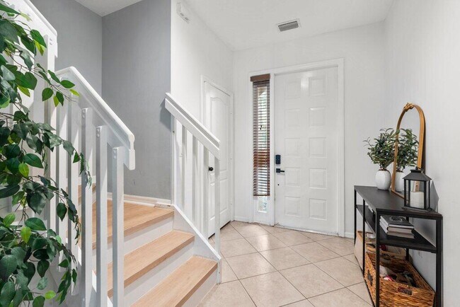 Building Photo - 453 Rainbow Springs Terrace