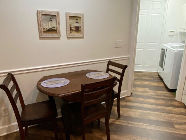 Foto del edificio - 2320 Water Oaks Ln