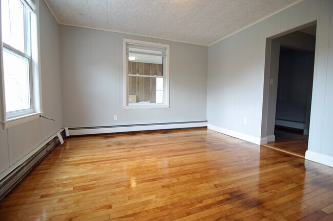 Building Photo - 11 Acton St