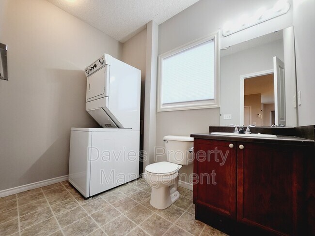 Building Photo - 3010-3033 33 Ave NW