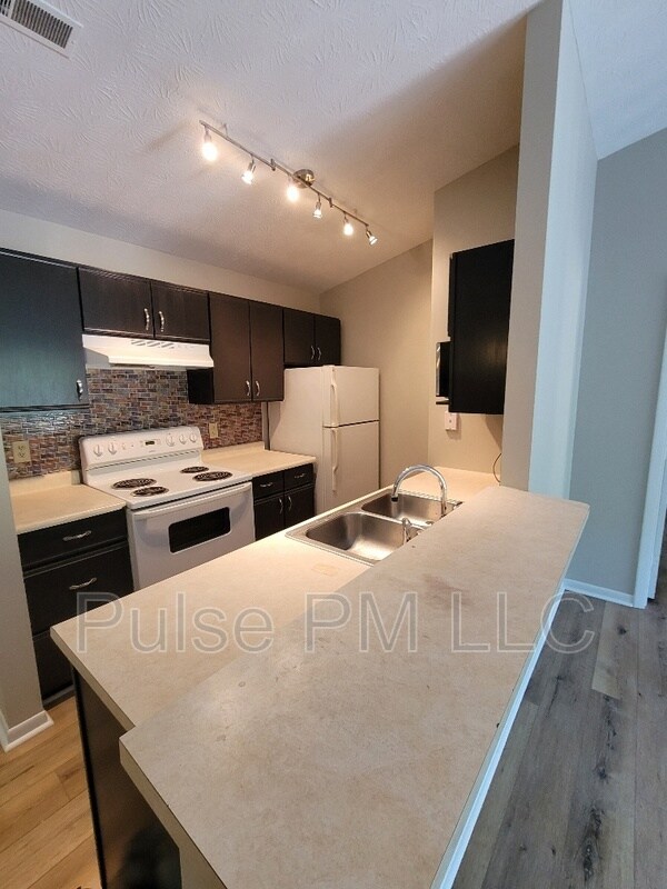 18 Woodland Hills Dr, Southgate, KY 41071 Condo for Rent in Southgate