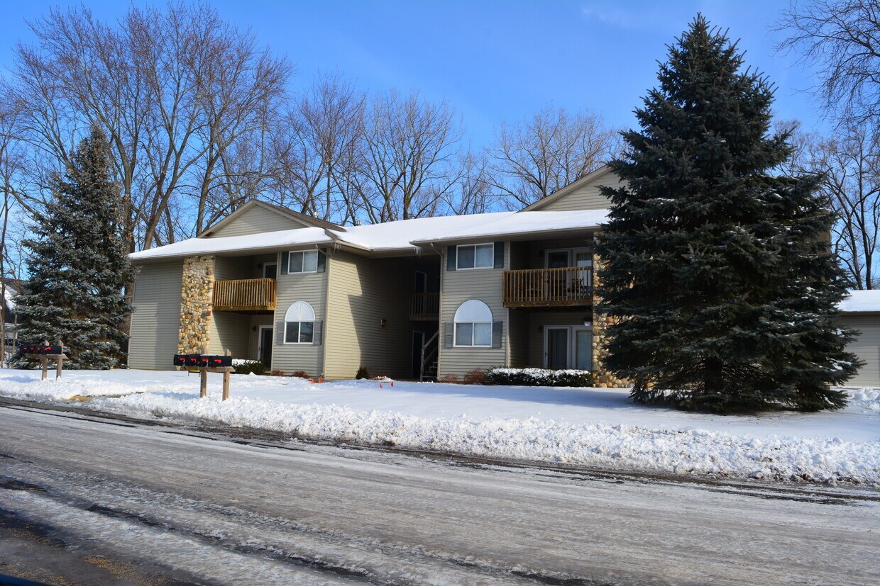 1834 1st Ave, Sterling, IL 61081 Apartments in Sterling, IL