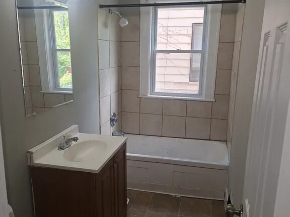 Foto del edificio - 3438 E 140th St