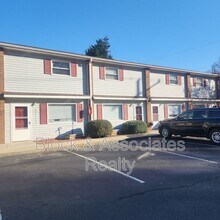 Building Photo - 1021 Salisbury St