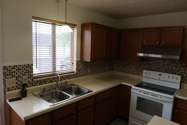 Foto del edificio - 140 Carriage Ln SW