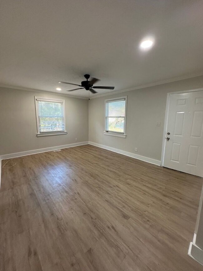 Foto del edificio - 1601 Columbia Ave