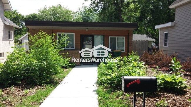 Foto del edificio - 127 S Cedar St