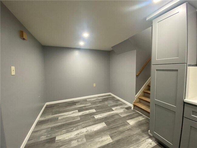 Foto del edificio - 1208 E 73rd St