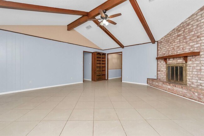 Foto del edificio - 800 Fairway Dr