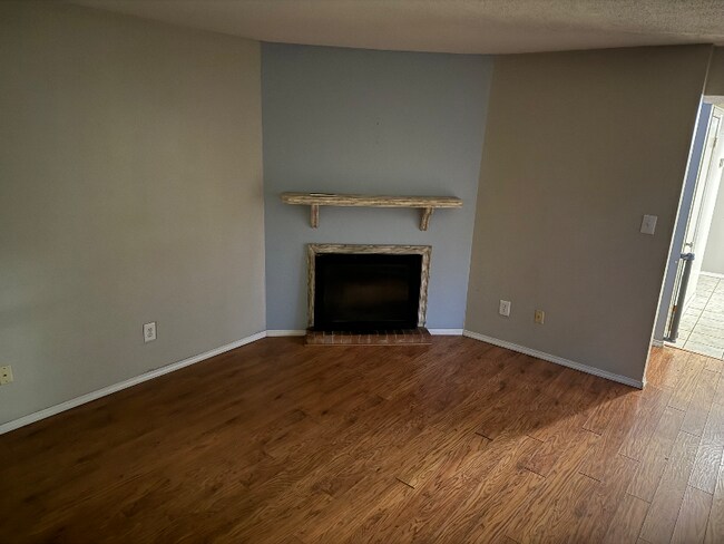 Foto del edificio - 720 Coventry Ln