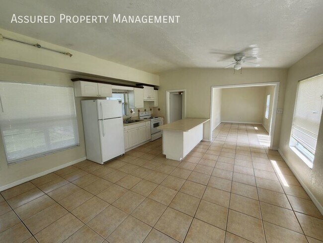 Building Photo - 5816 Wolf Rd