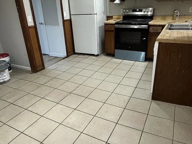 Foto del edificio - 329 Cedarcreek Dr