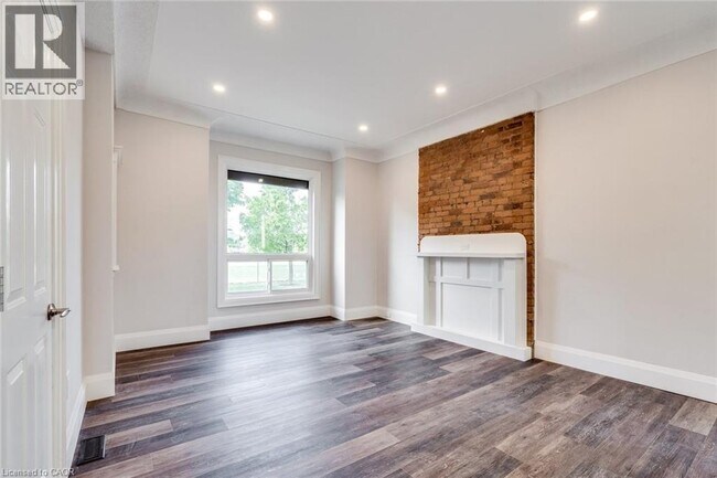 Building Photo - 276 Sanford Ave N