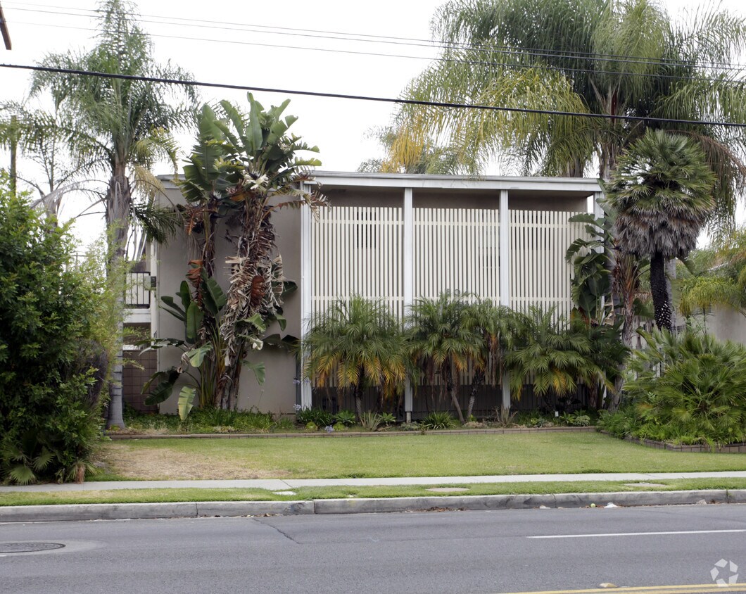 Building Photo - 504 S Barranca Ave